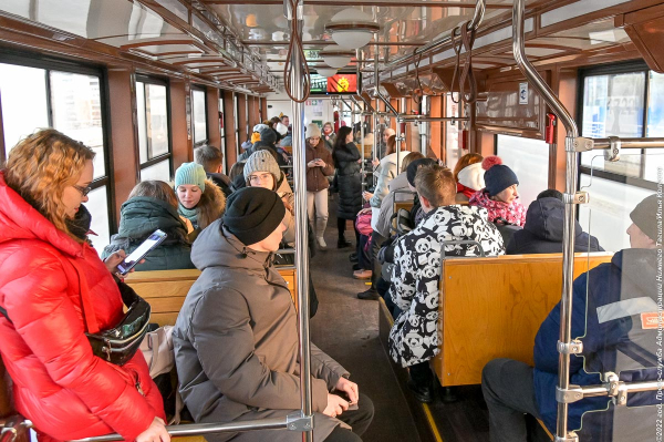  В Нижнем Тагиле на маршрут вышел ретро-трамвай. Как на нём прокатиться? (фото)																				0
									
									
						