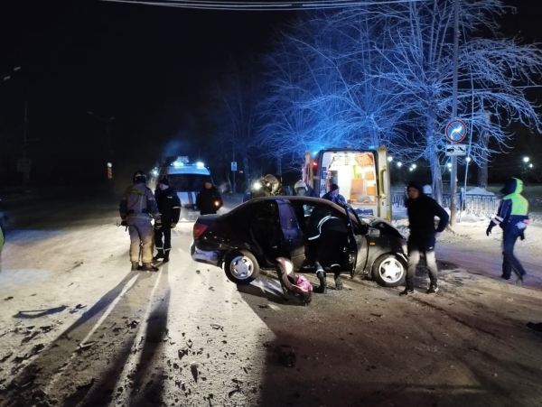  Директор Уралвагонзавода ночью попал в серьёзную аварию (фото)																				0
									
									
						