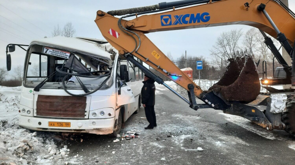  Водитель экскаватора не заметил автобус: в ГИБДД рассказали подробности аварии в Нижнем Тагиле (фото)																				0
									
									
						