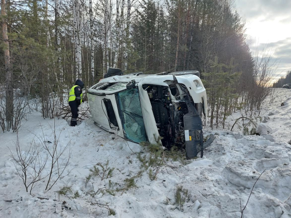 На Серовском тракте Land Cruiser смял легковушку, её водитель погиб на месте (фото)																				0
									
									
						
