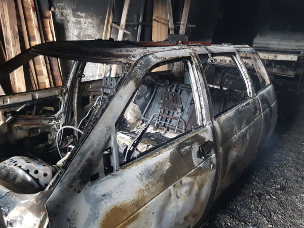  В Нижнем Тагиле сожгли гараж с Ладой (фото)																				0
									
									
						