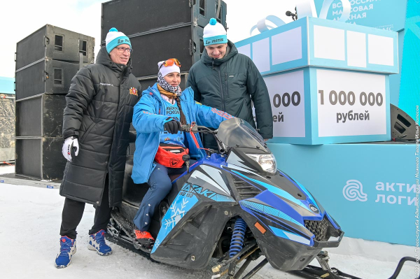  В Нижнем Тагиле прошёл главный старт «Лыжни России». Победителям вручили снегоходы (фото)																				0
									
									
						