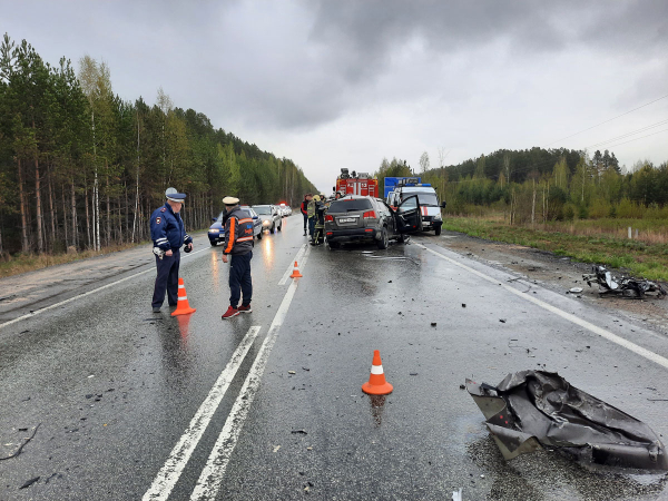  Водитель уснул: появилось видео момента страшной аварии на Серовском тракте																				0
									
									
						