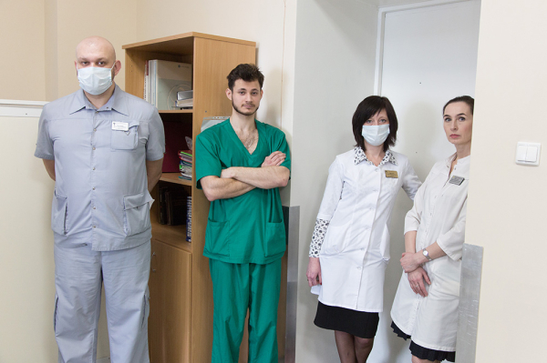В тагильской больнице обновили рентген-кабинет. Он настолько хорош, что ленточку перерезали мэр и спикер (фото) 0