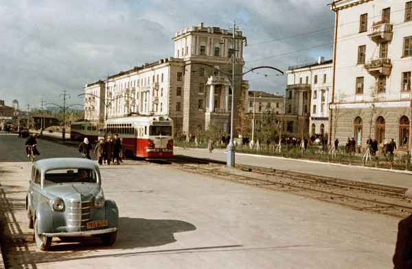 Нижний Тагил 1954 года: цветные снимки легендарного советского фотографа 0