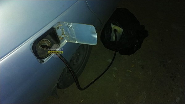 Жителей Нижнего Тагила предупреждают о ворах, сливающих бензин по ночам 0