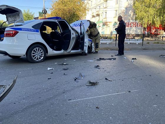 Volvo депутата протаранила машину ГИБДД в Свердловской области: фото 0