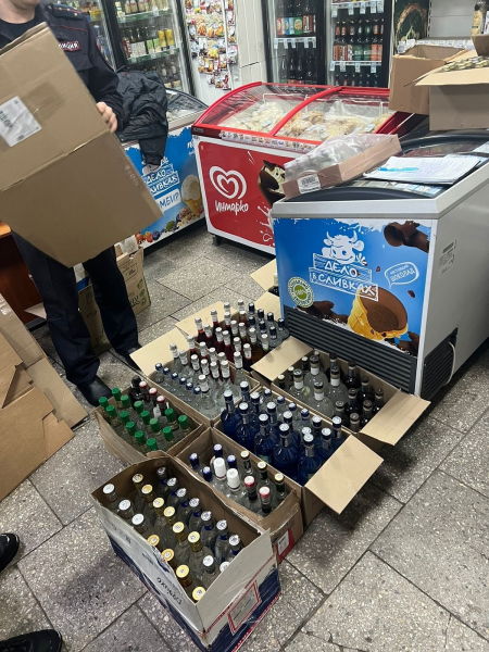 В магазине Нижнего Тагила изъяли 300 литров алкоголя (фото) 0
