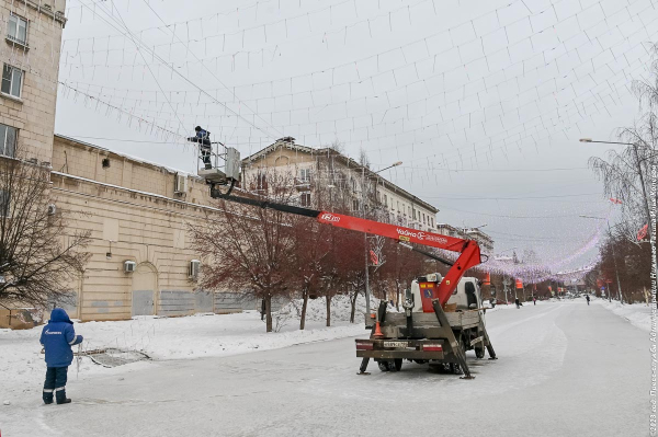 Тагильские власти показали, как справляются со стройкой ледового городка без иногороднего подрядчика 0