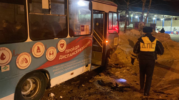 Водитель тагильского автобуса, который устроил серьёзную аварию, рассказал подробности 0